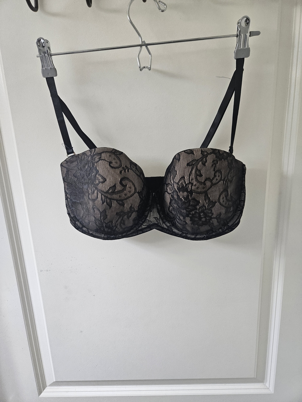 Natori Black Lace Strapless Convertible Bra with Removable Straps